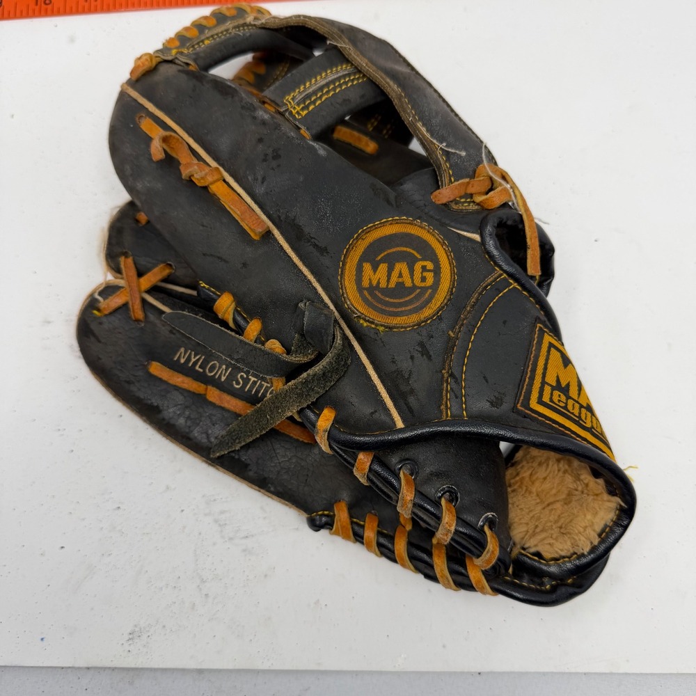 Vintage MAG Leaguer Baseball Glove Black Oil Tanned Leather Nylon Stitched Mitt‎